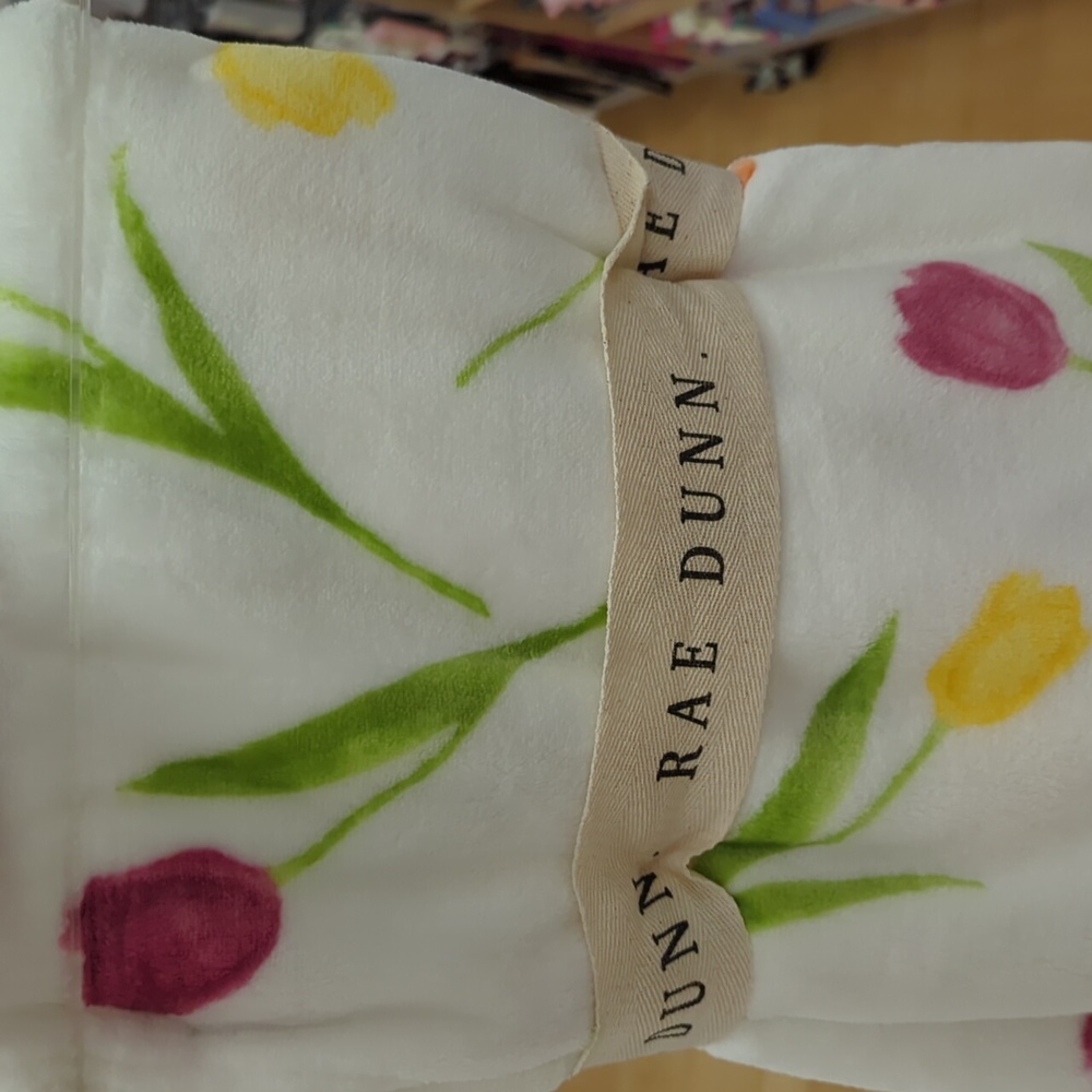 Rae Dunn tulip blanket